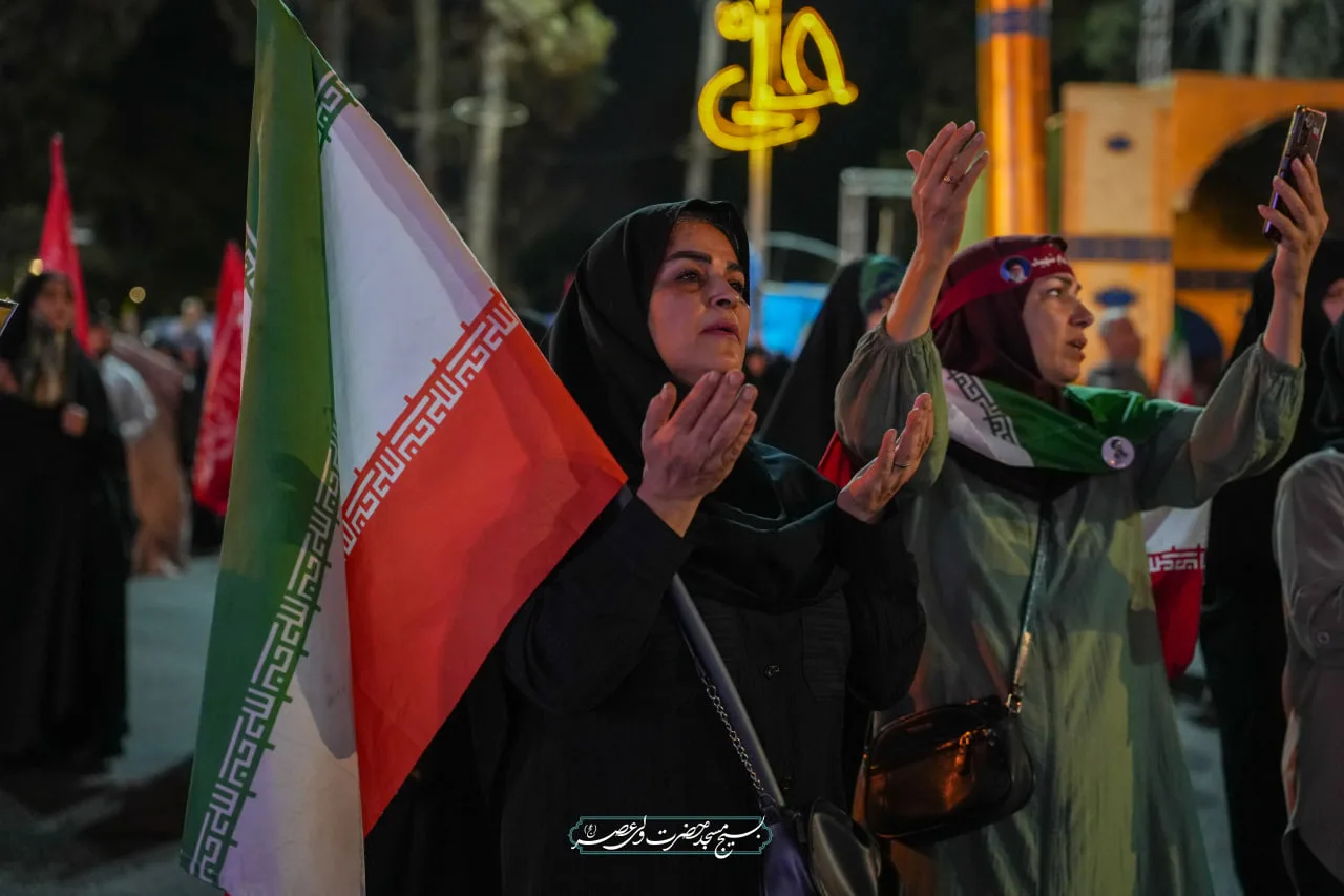 🔷 اینجا هزاران حنجره با یک صدا، از عشق و آرمان خویش سخن گفتند.