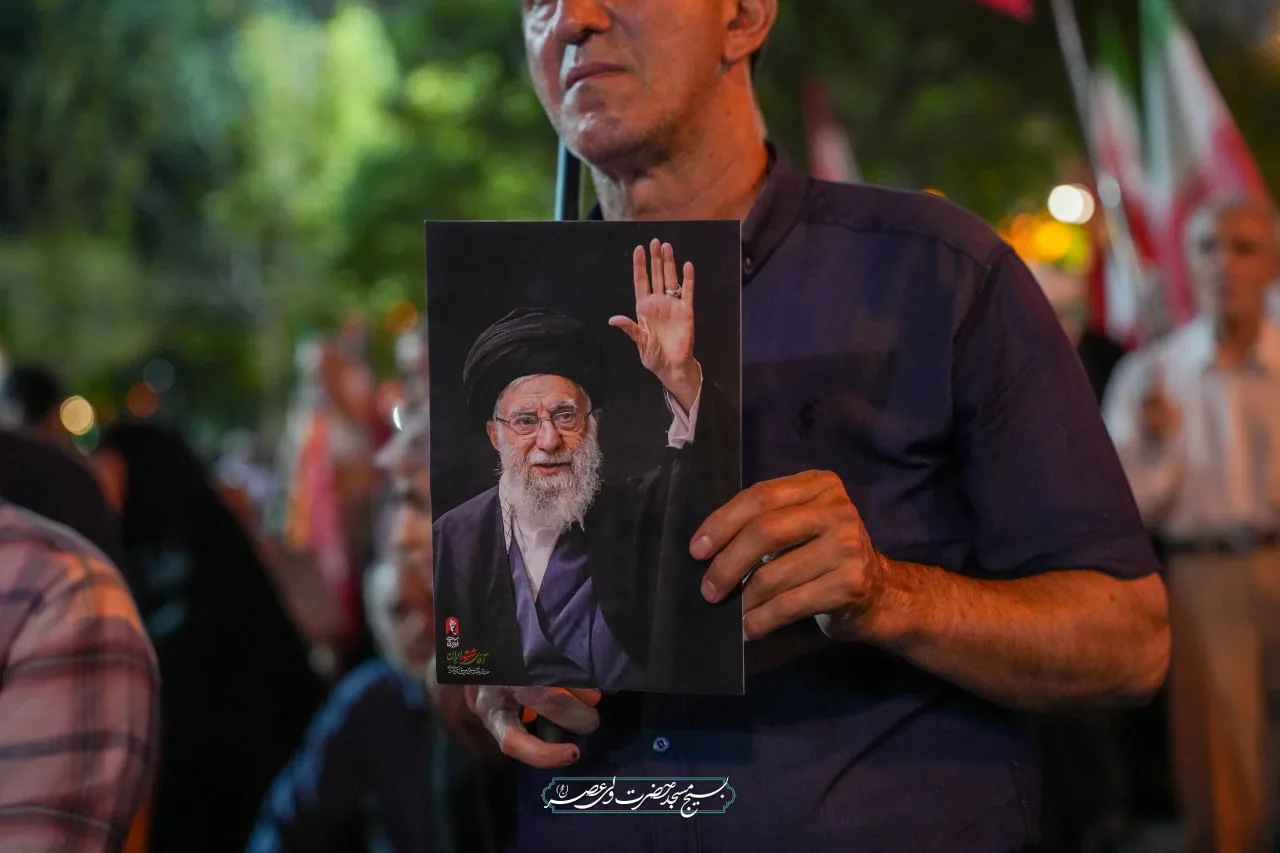 🔷 اینجا هزاران حنجره با یک صدا، از عشق و آرمان خویش سخن گفتند.