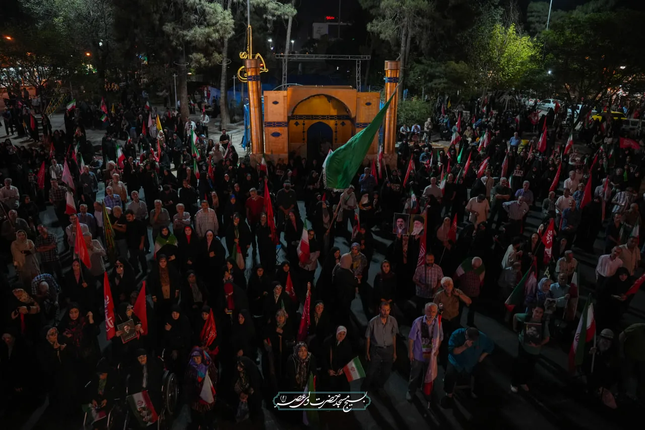 🔶 آنگاه که دست‌ها در هم گره می‌خورند، هیچ طوفانی توان گسستن آن‌ها را ندارد.