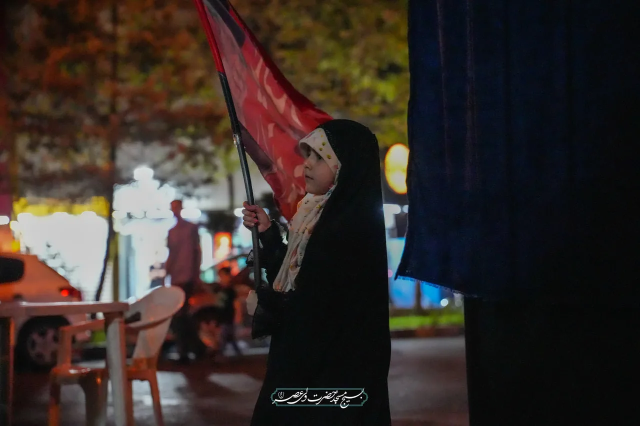 🔶 آنگاه که دست‌ها در هم گره می‌خورند، هیچ طوفانی توان گسستن آن‌ها را ندارد.