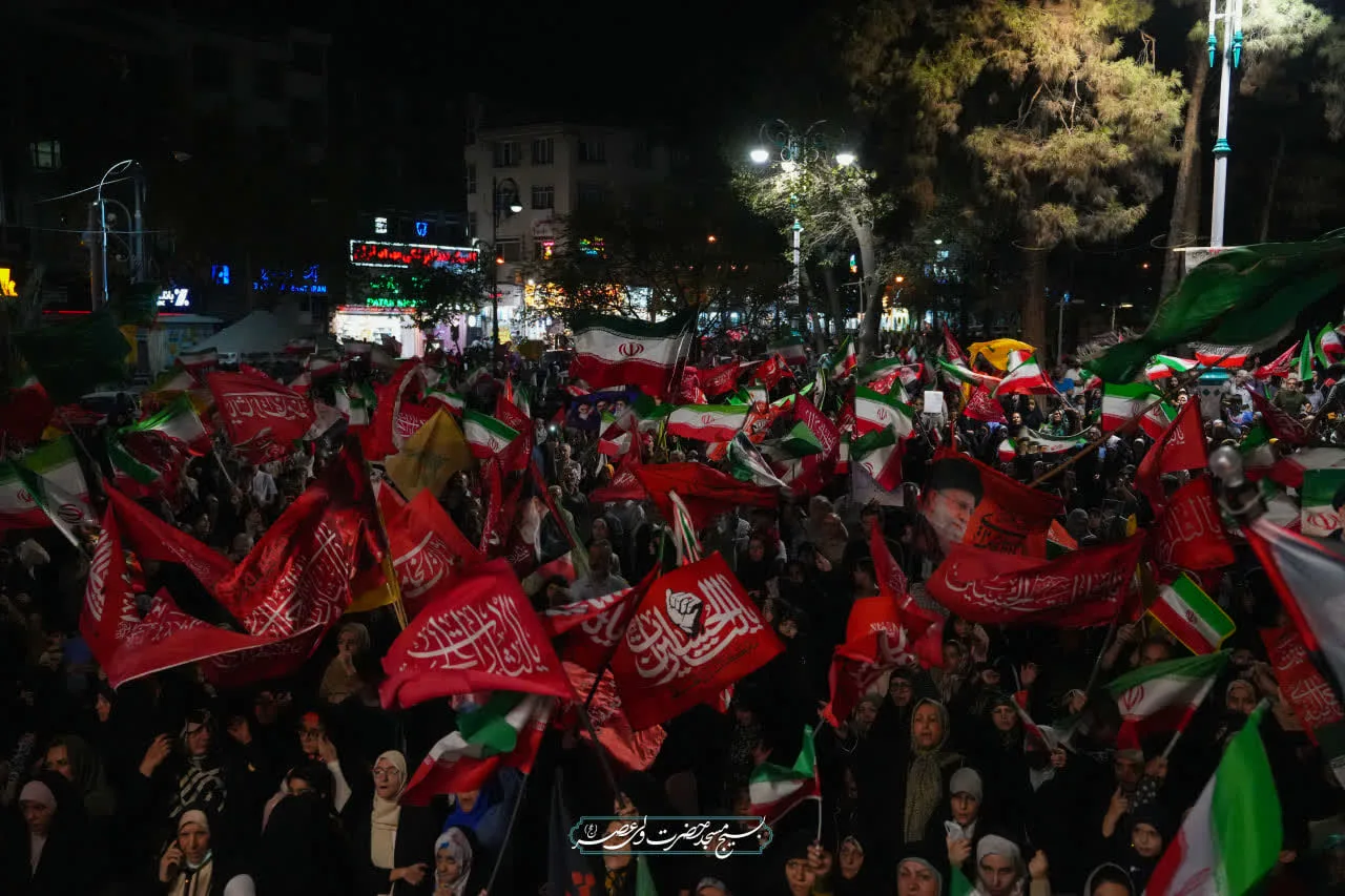 امروز خیابان‌ها شاهد حضور مردمی هستند که ایستادگی را معنا کردند.